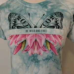 The Mountain Graphic Tee